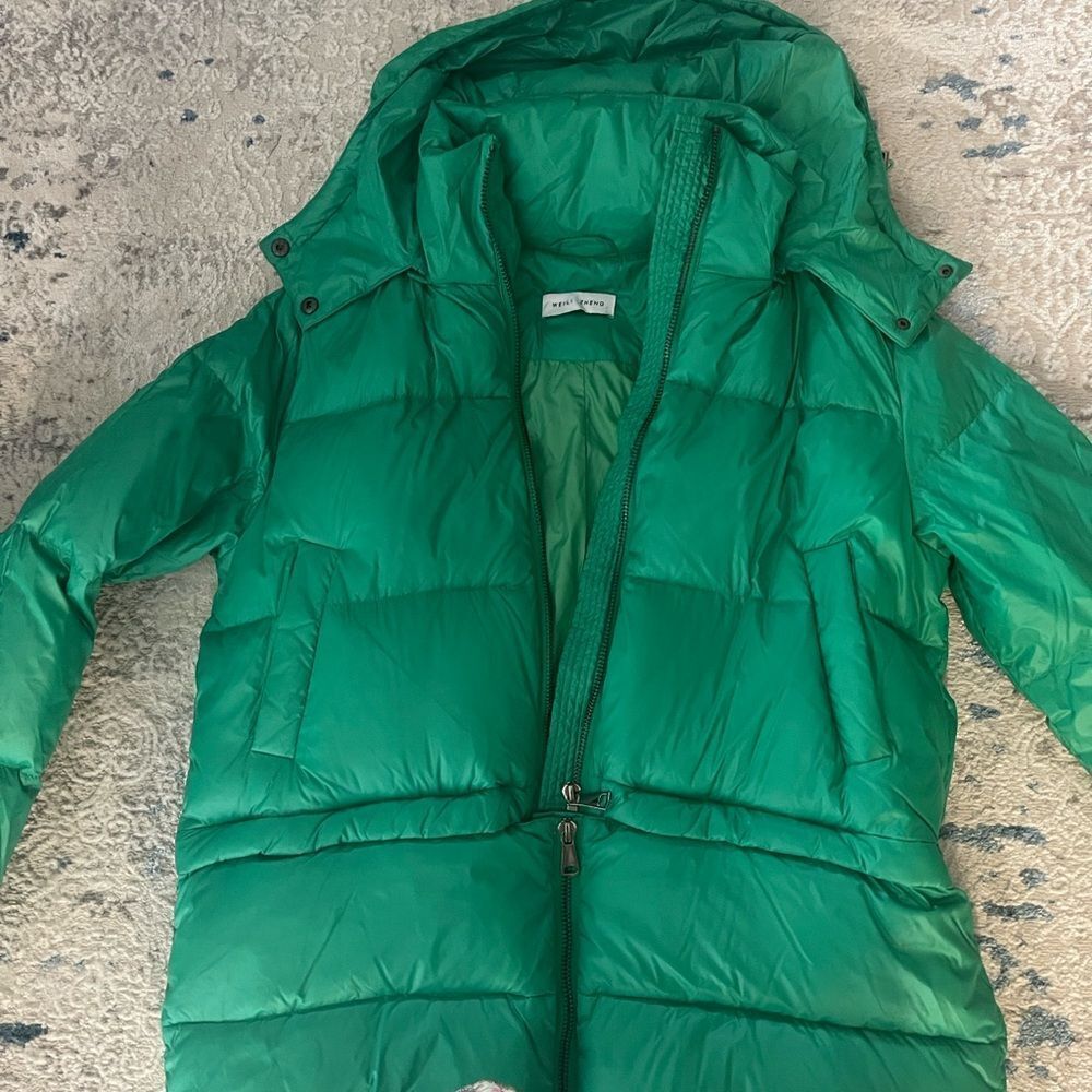 Vibrant detached Green Hooded Puffer Jacket - Picture 4 of 7